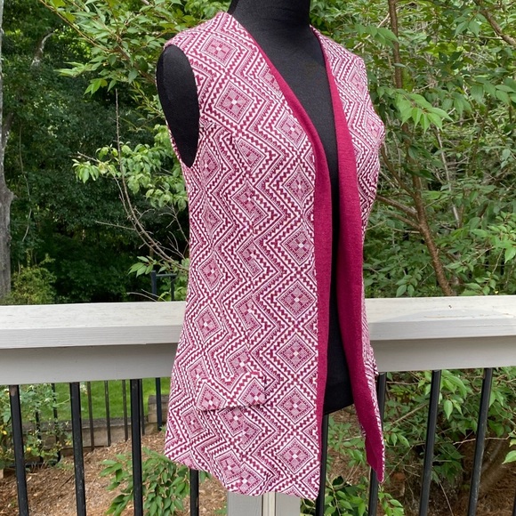 Vintage 70s Mod Funky Geometric Print Burgundy Long Vest - Picture 2 of 9